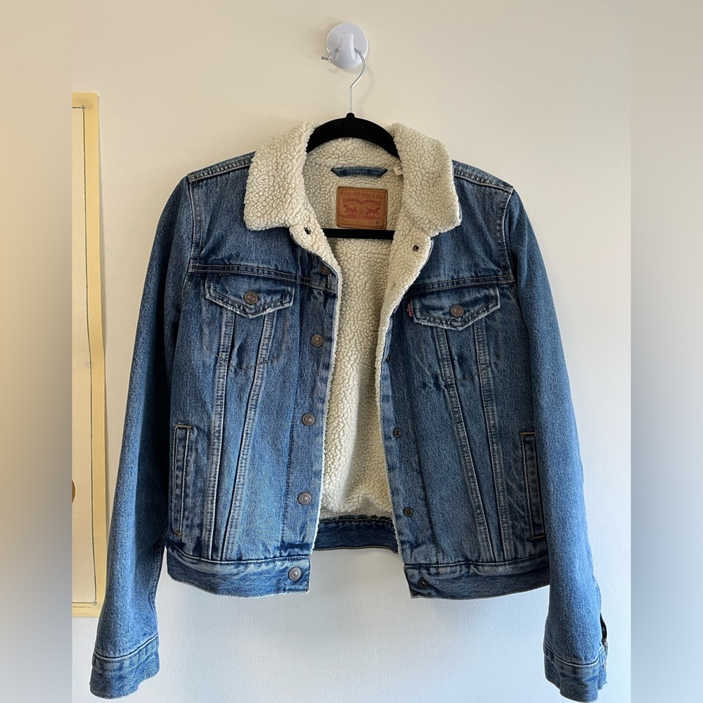 Levi’s Sherpa jacket women’s
